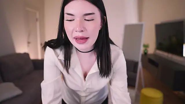 JennyHardy online show from April 8, 1:11 pm