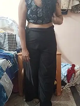 Sunitha28 online show from March 27, 4:29 pm