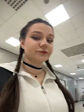 Snapshot of MaryLola chatting on March 29, 9:53 am MaryLola online show from March 29, 9:53 am