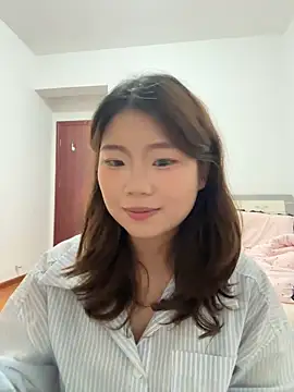 Smallwood 29 online show from March 25, 1:39 pm