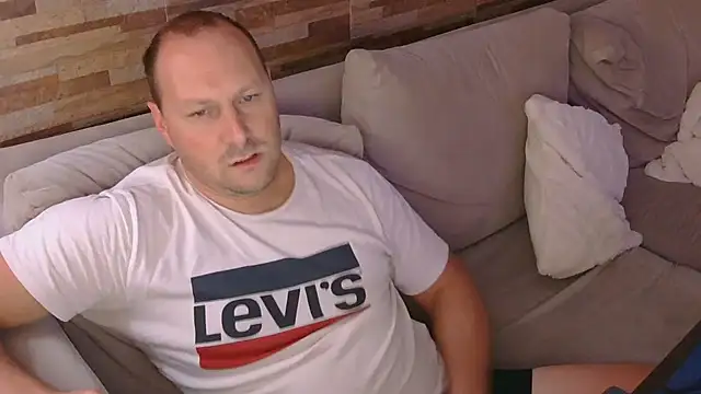 lustonfan online show from April 16, 12:50 pm