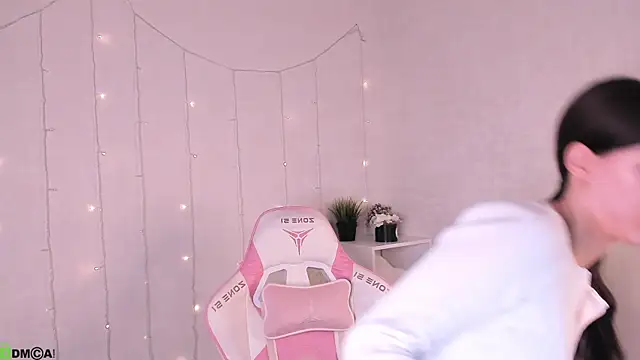 LunaRossaa online show from April 22, 12:02 am