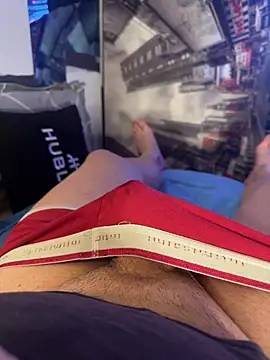 MatthewEmme2121 online show from May 5, 10:18 pm