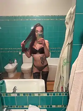 chiara-mario online show from May 3, 12:49 am