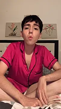 Lucca  555 online show from April 18, 10:43 pm