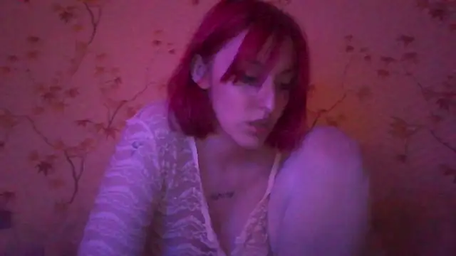 CloverEwings online show from June 4, 9:32 pm