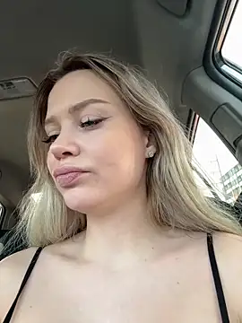 Girl Mia online show from March 6, 6:54 am