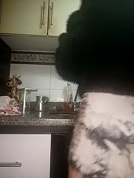 susanhottie1 online show from April 9, 1:05 am