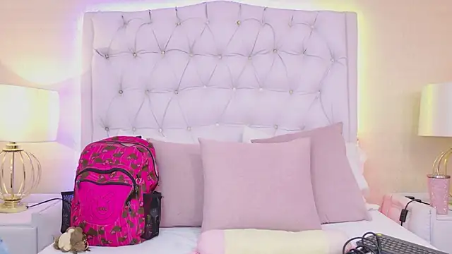 MeganRoseh online show from April 4, 8:06 pm