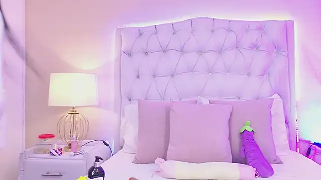 MeganRoseh online show from April 22, 8:10 pm