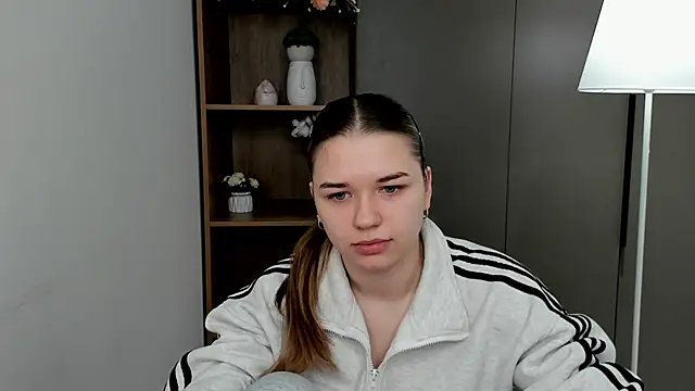 TonyaOgborn online show from March 6, 5:26 am