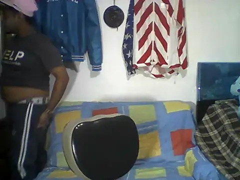 XNoahDeepThroatX online show from April 17, 4:04 am