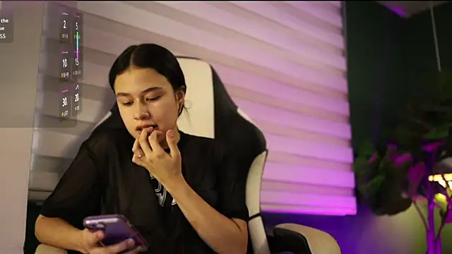 Danaa Rousee  online show from April 4, 8:39 pm