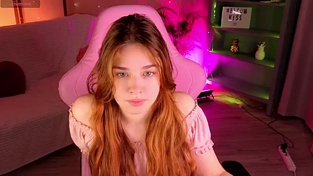 TiffanyVex online show from April 22, 3:35 pm