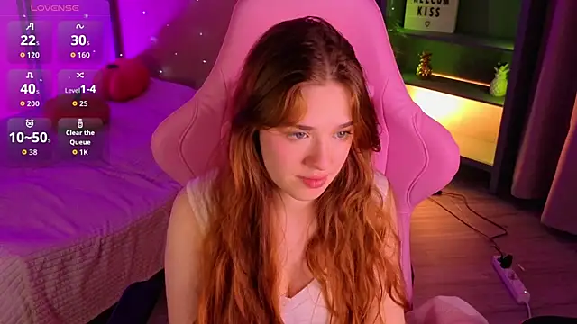 TiffanyVex online show from April 28, 3:50 pm