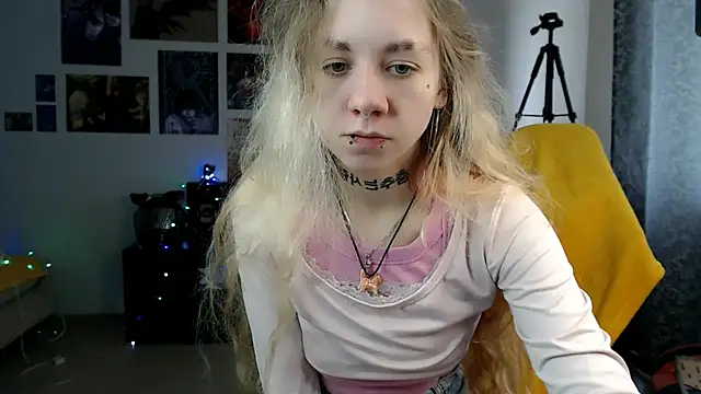 Nica Kawaii online show from April 21, 9:59 am