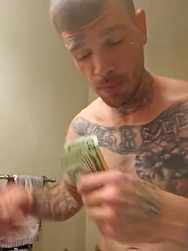 CrystalNBubba online show from March 6, 9:50 am