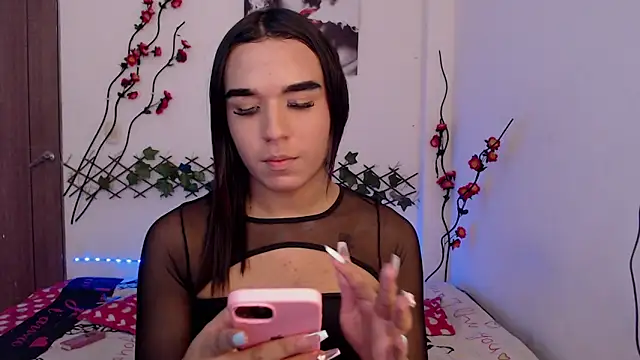 Candyy doll   online show from April 25, 4:04 am