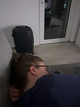 teencouple1313 online show from March 28, 9:36 pm