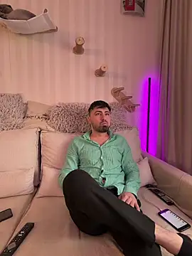 Snapshot of mihaimay2 chatting on April 7, 10:37 am mihaimay2 online show from April 7, 10:37 am