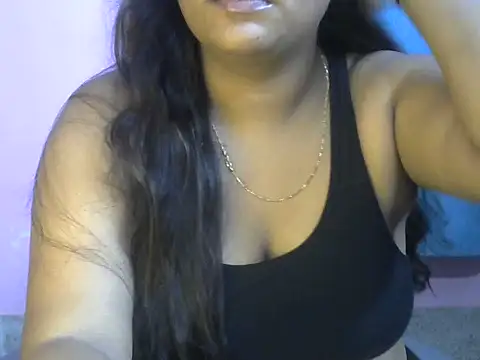 QUEEN-OF-QUEEN online show from July 19, 6:55 pm