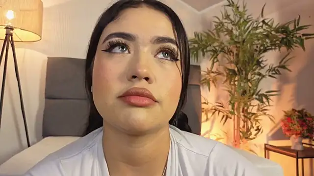 SweetiePie 3 online show from April 21, 1:50 pm