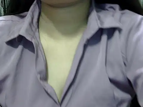 Snapshot of NayraG chatting on June 16, 9:12 am NayraG online show from June 16, 9:12 am