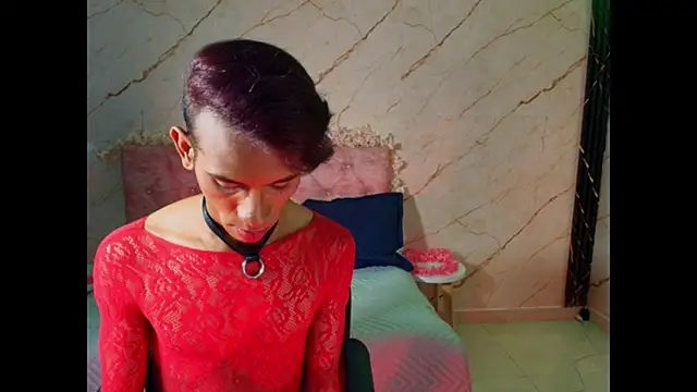 monserrat petite online show from March 12, 2:45 pm