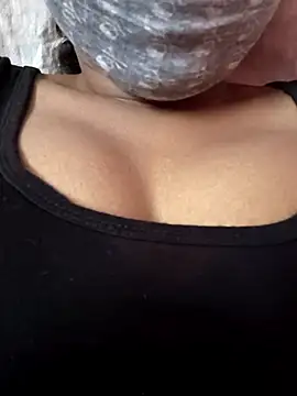 Snapshot of Horny_Natasa_ chatting on March 15, 4:57 pm Horny Natasa online show from March 15, 4:57 pm