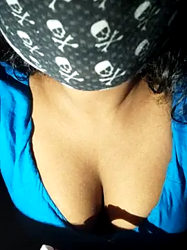 Snapshot of Horny_Natasa_ chatting on April 21, 10:10 am Horny Natasa online show from April 21, 10:10 am