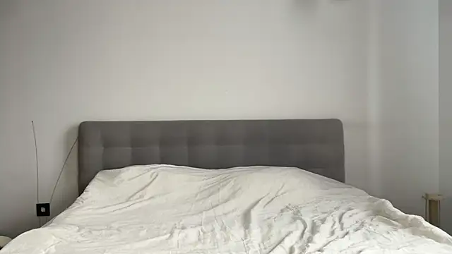 alyrasun online show from March 31, 6:36 am