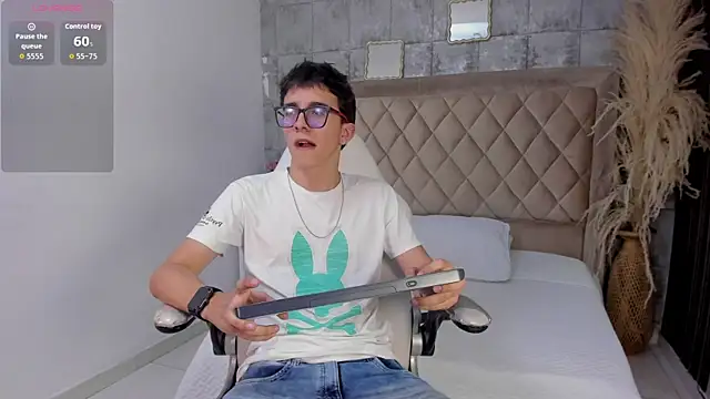 TylerCross  online show from April 2, 8:39 pm