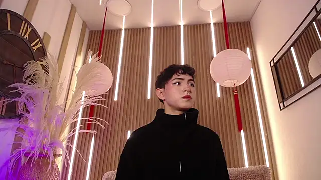 Cristopher Wild online show from March 27, 5:56 pm