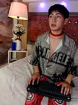 Cristopher Wild online show from April 7, 8:59 am