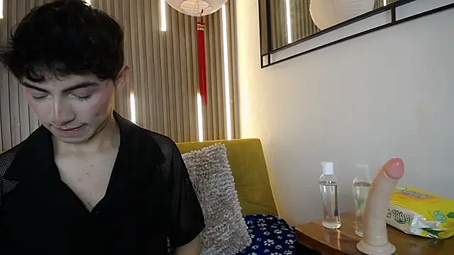 Cristopher Wild online show from April 10, 8:24 pm