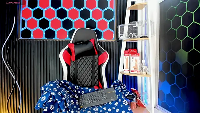 Snapshot of Cristopher_Wild chatting on April 30, 8:15 pm Cristopher Wild online show from April 30, 8:15 pm