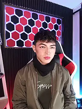 Snapshot of Cristopher_Wild chatting on May 22, 8:14 pm Cristopher Wild online show from May 22, 8:14 pm