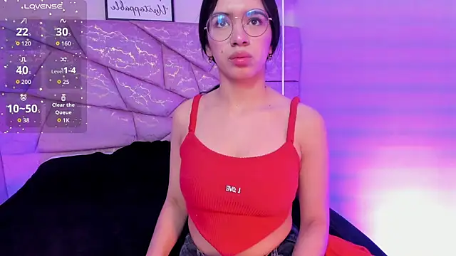Snapshot of Amara_Velle chatting on June 6, 1:05 pm Amara Velle online show from June 6, 1:05 pm