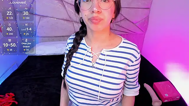 Snapshot of Amara_Velle chatting on June 11, 12:58 pm Amara Velle online show from June 11, 12:58 pm