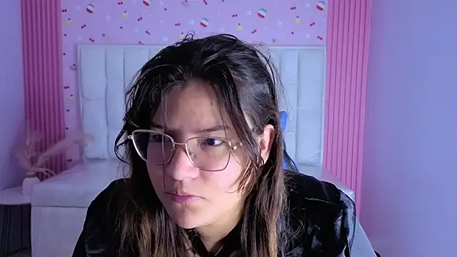 lucero s1 online show from April 30, 3:13 am