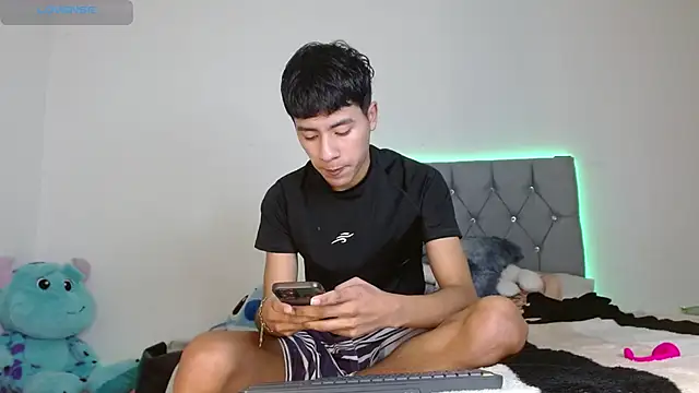 Snapshot of Sebas_fire4 chatting on May 23, 10:36 pm Sebas fire4 online show from May 23, 10:36 pm