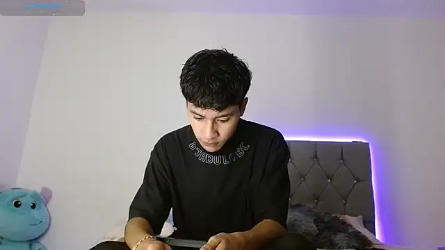 Snapshot of Sebas_fire4 chatting on May 24, 7:52 pm Sebas fire4 online show from May 24, 7:52 pm