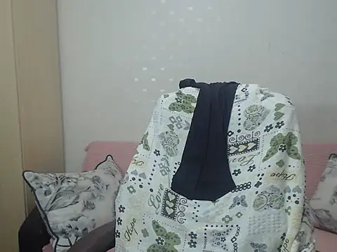 BlondEagleMuscle online show from April 8, 9:04 pm