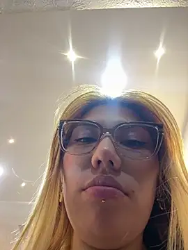 Lia Sterling online show from April 19, 2:00 am