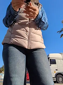 ManuelaX online show from February 20, 9:32 am