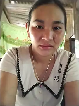 Snapshot of mylove-cute chatting on June 19, 1:32 am mylove-cute online show from June 19, 1:32 am