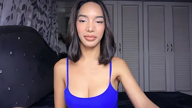 Snapshot of AnayaLauren_ chatting on July 7, 7:34 am AnayaLauren online show from July 7, 7:34 am