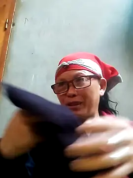 mama-cute online show from March 26, 1:22 am