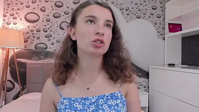 Snapshot of JosephineRows chatting on June 28, 10:32 am JosephineRows online show from June 28, 10:32 am