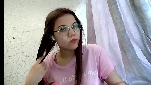 Snapshot of Aurora_Breeze chatting on May 5, 10:56 am Aurora Breeze online show from May 5, 10:56 am